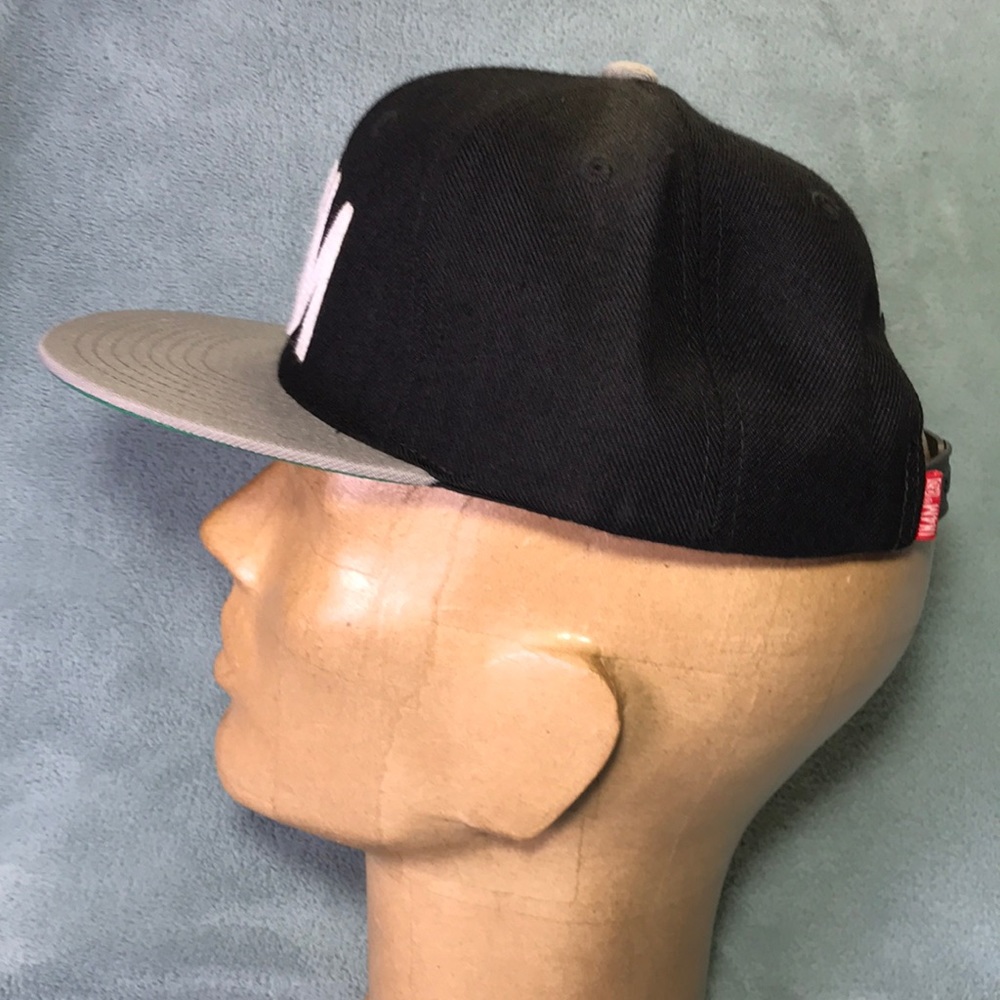 Preowned In4mation Snapback, Adjustable - image 3